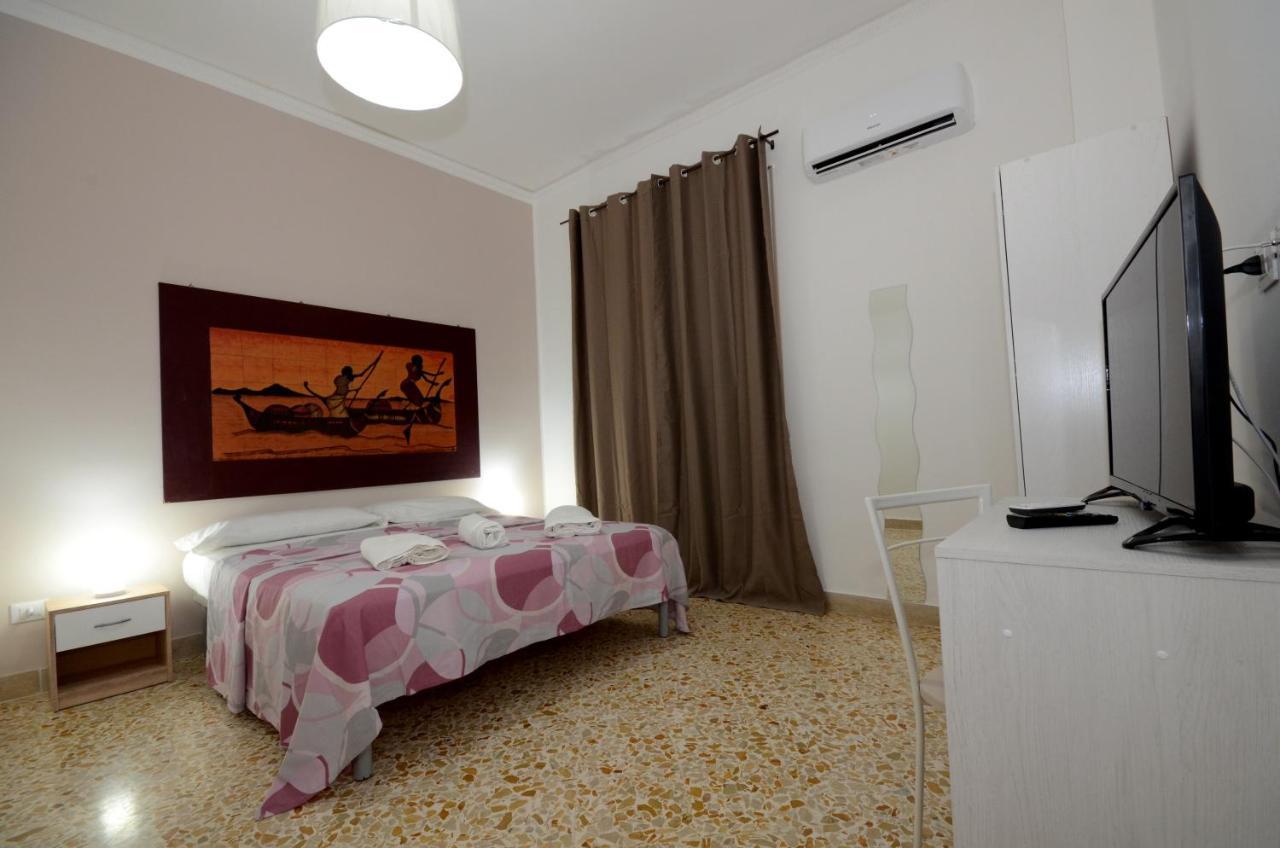 La Casa Del Moro - Al Politeama Bed & Breakfast ปาแลร์โม ภายนอก รูปภาพ