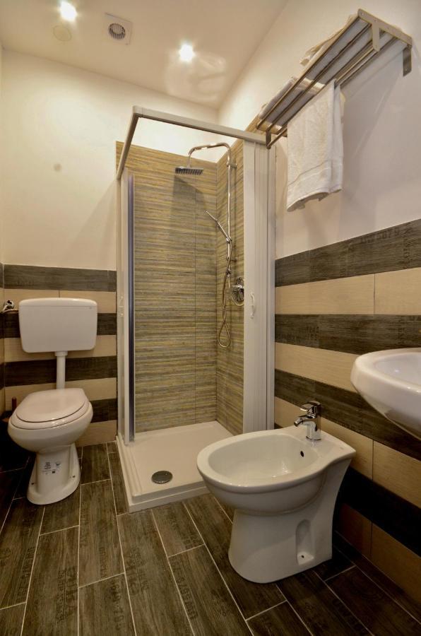 La Casa Del Moro - Al Politeama Bed & Breakfast ปาแลร์โม ภายนอก รูปภาพ