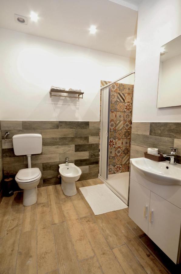 La Casa Del Moro - Al Politeama Bed & Breakfast ปาแลร์โม ภายนอก รูปภาพ
