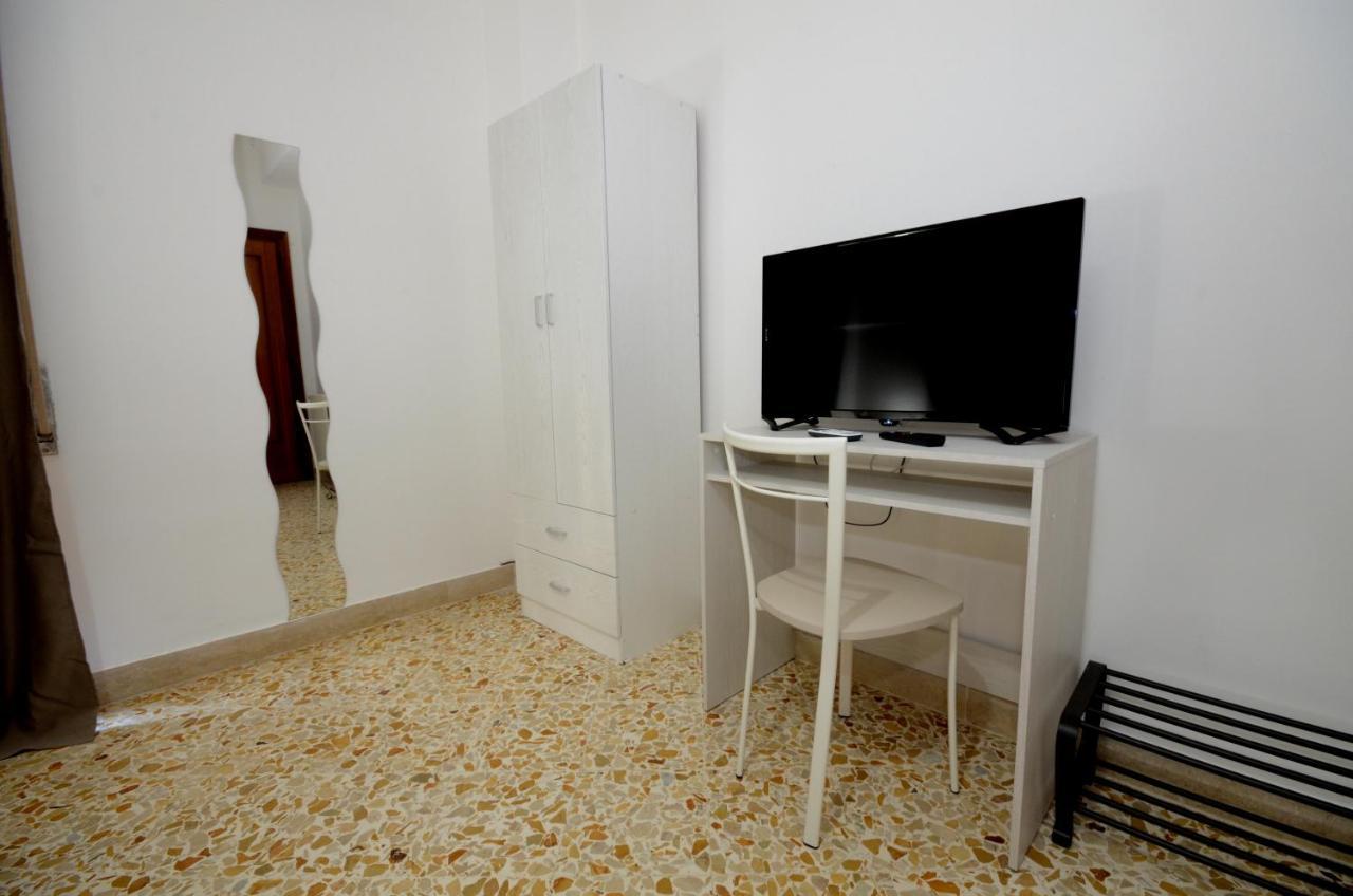 La Casa Del Moro - Al Politeama Bed & Breakfast ปาแลร์โม ภายนอก รูปภาพ