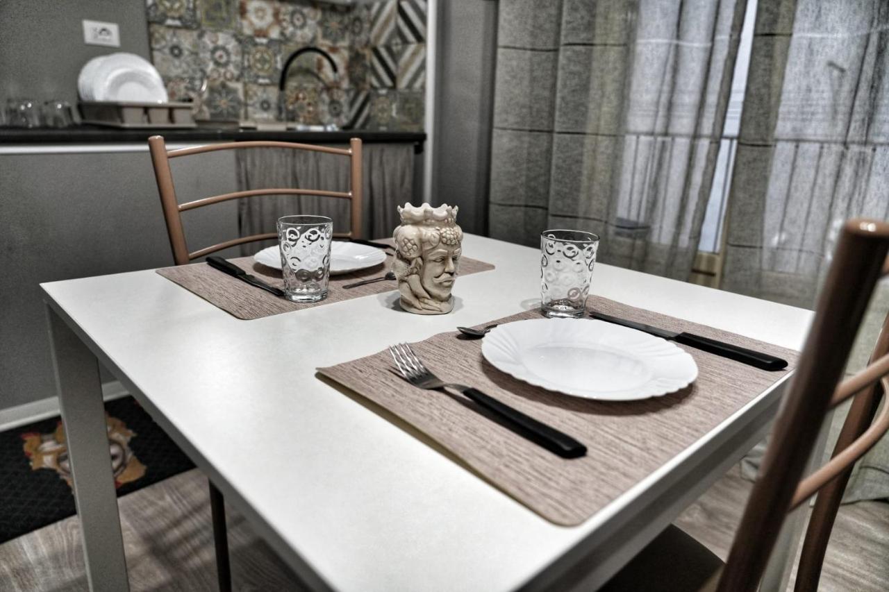 La Casa Del Moro - Al Politeama Bed & Breakfast ปาแลร์โม ภายนอก รูปภาพ