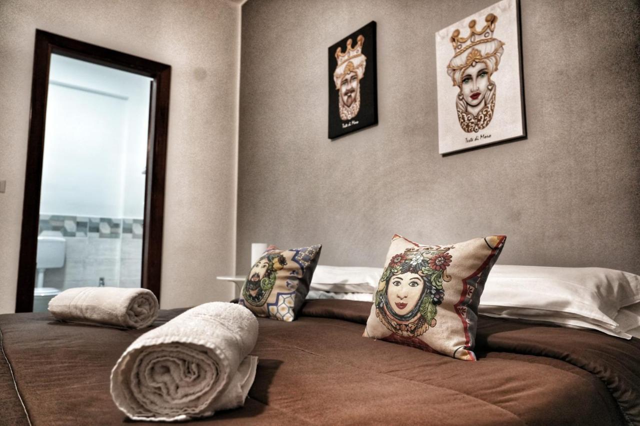 La Casa Del Moro - Al Politeama Bed & Breakfast ปาแลร์โม ภายนอก รูปภาพ