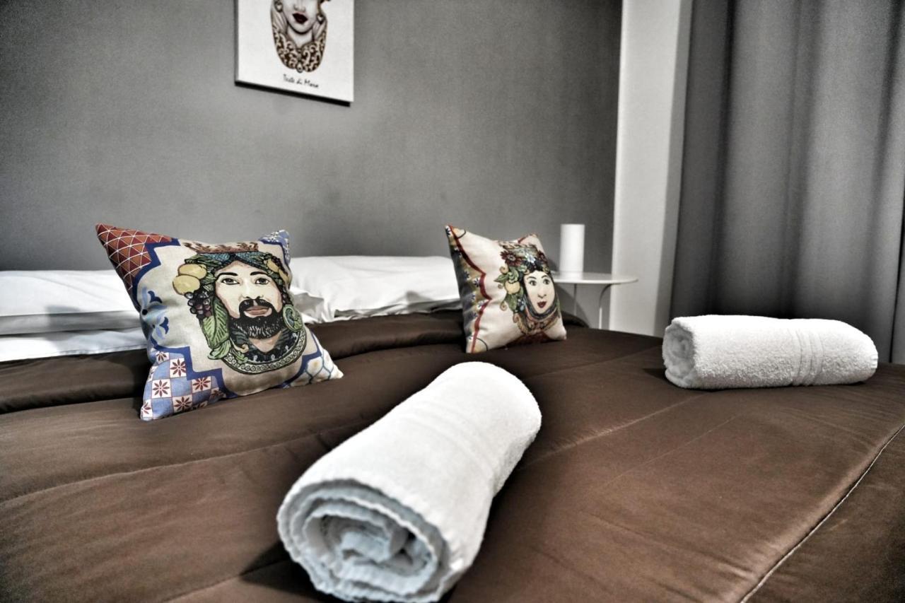 La Casa Del Moro - Al Politeama Bed & Breakfast ปาแลร์โม ภายนอก รูปภาพ