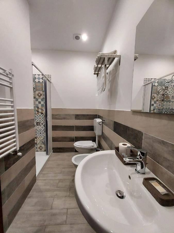 La Casa Del Moro - Al Politeama Bed & Breakfast ปาแลร์โม ภายนอก รูปภาพ