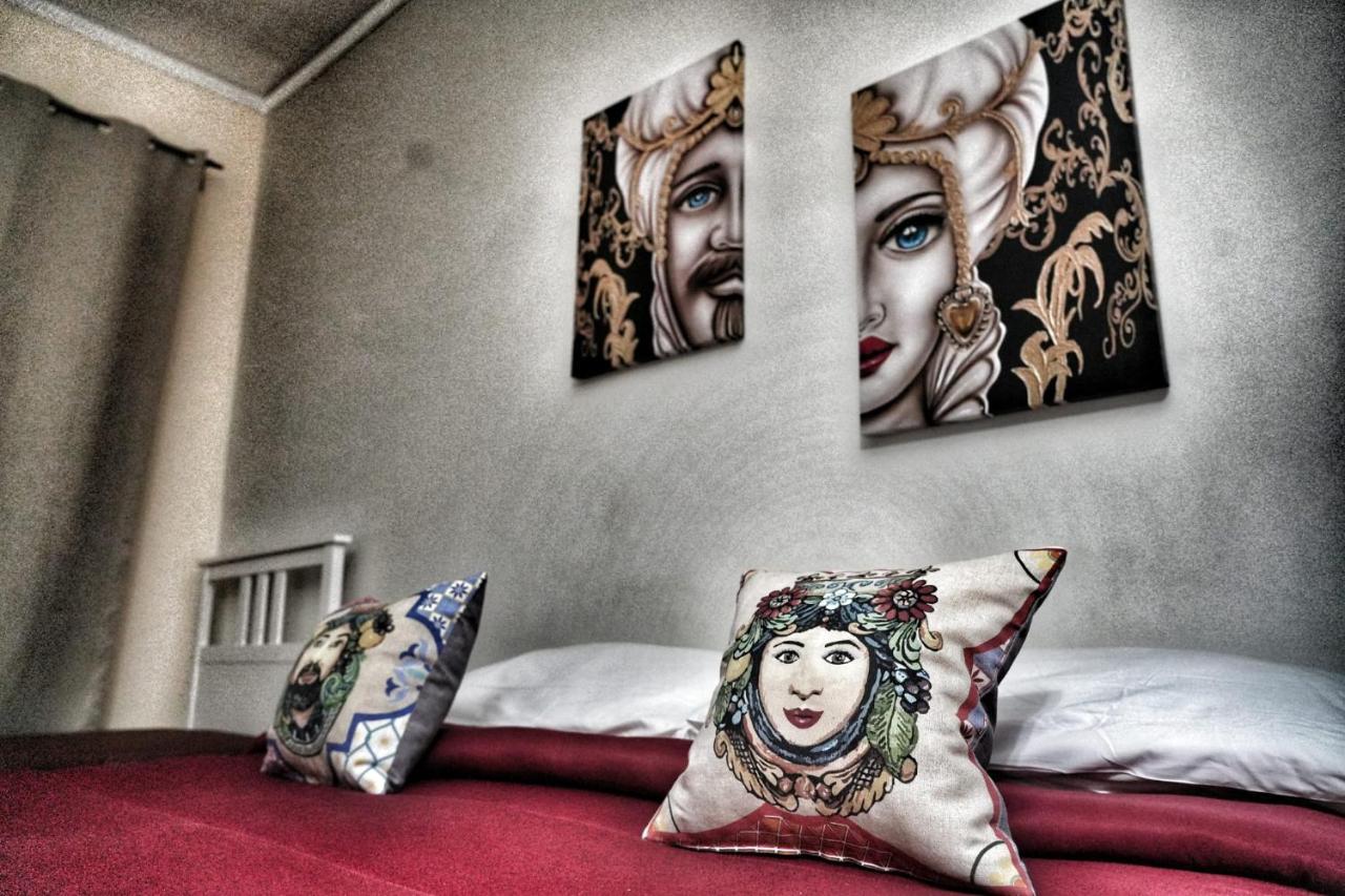 La Casa Del Moro - Al Politeama Bed & Breakfast ปาแลร์โม ภายนอก รูปภาพ