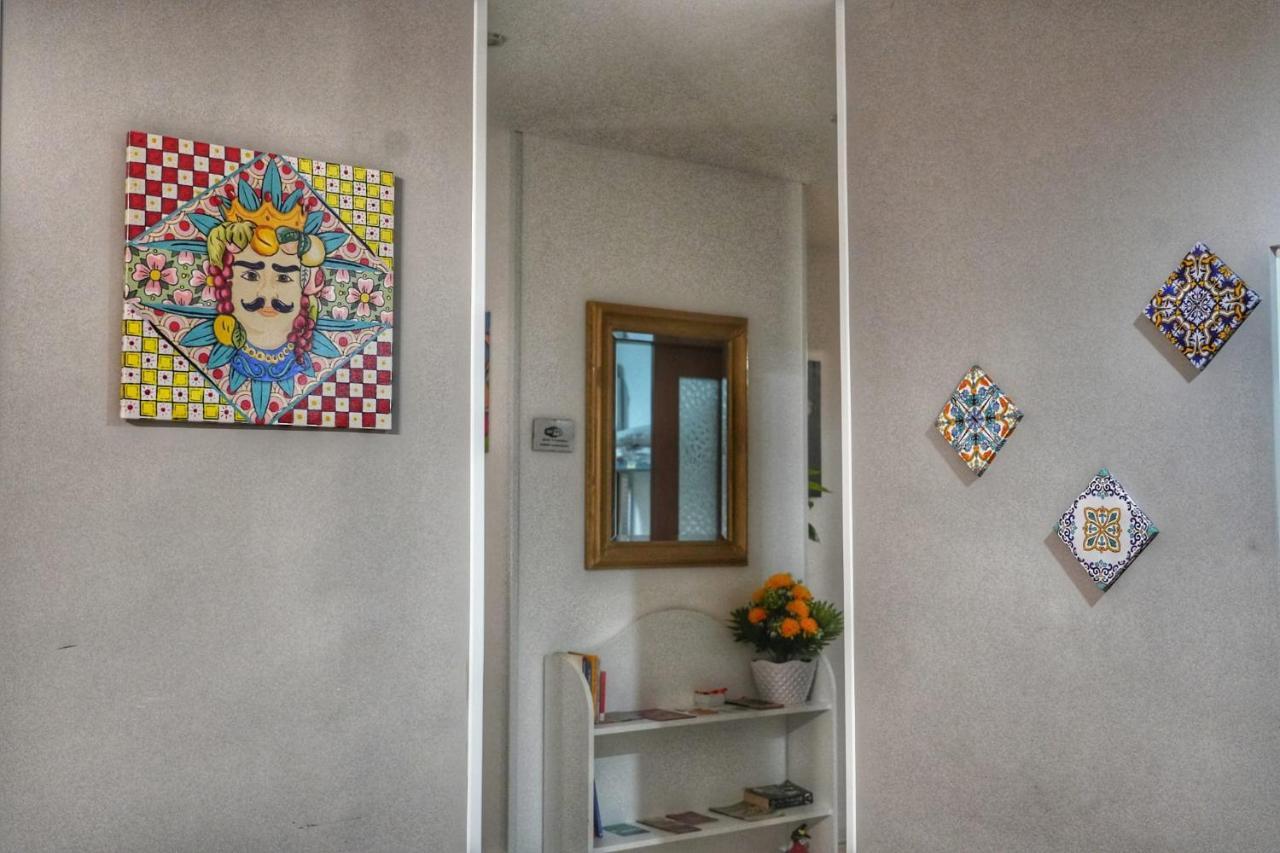 La Casa Del Moro - Al Politeama Bed & Breakfast ปาแลร์โม ภายนอก รูปภาพ